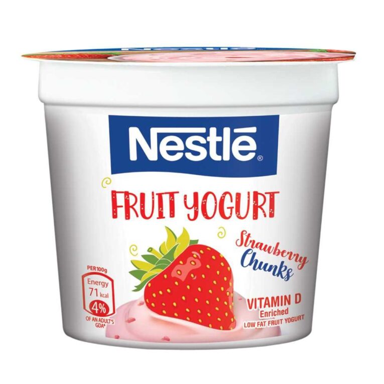 Nestle Milkpak Yogurt Strawberry 100 g - Image 1